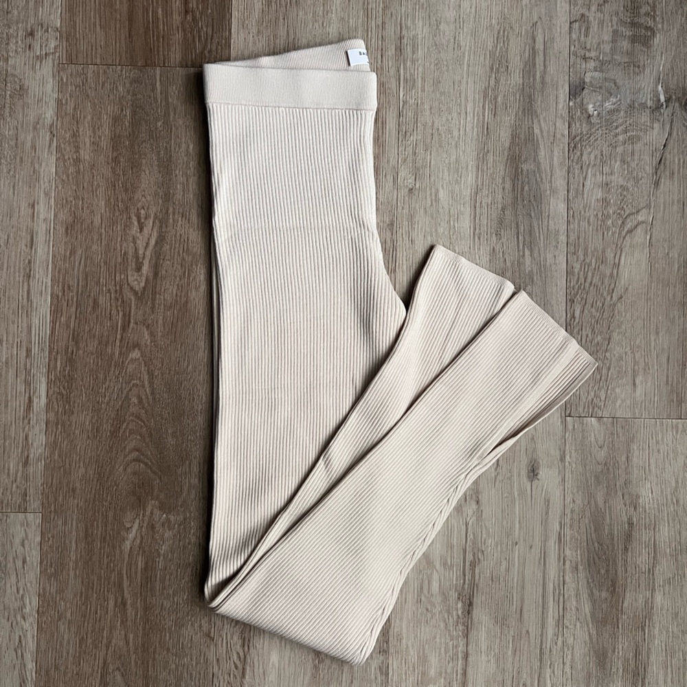 Babaton Cream Ribbed leggings